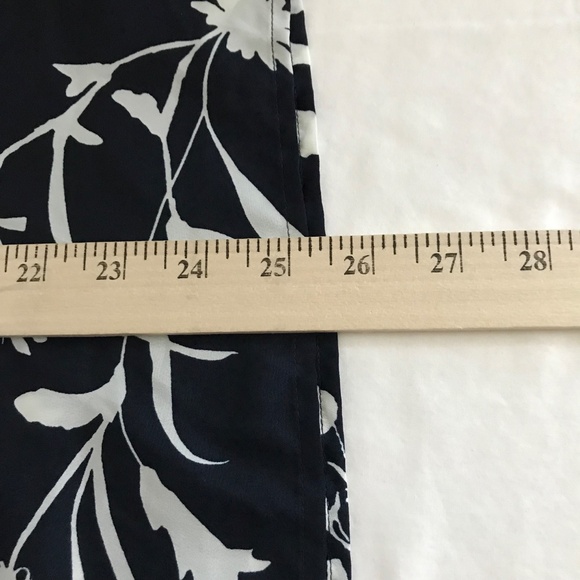 JOIE Eilga Floral Split Neck Blouse Navy White Top Women’s Size Large - Picture 14 of 16